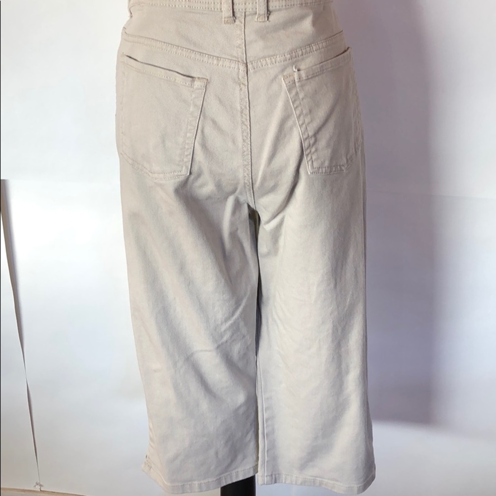 Gloria Vanderbilt - image 5